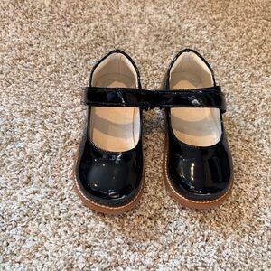 Toddler Black Patent Mary Jane Shoes – Size 6